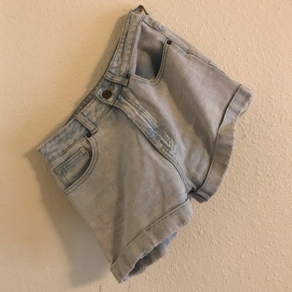 Bullhead Distressed Mom Short - Picture 4 of 7